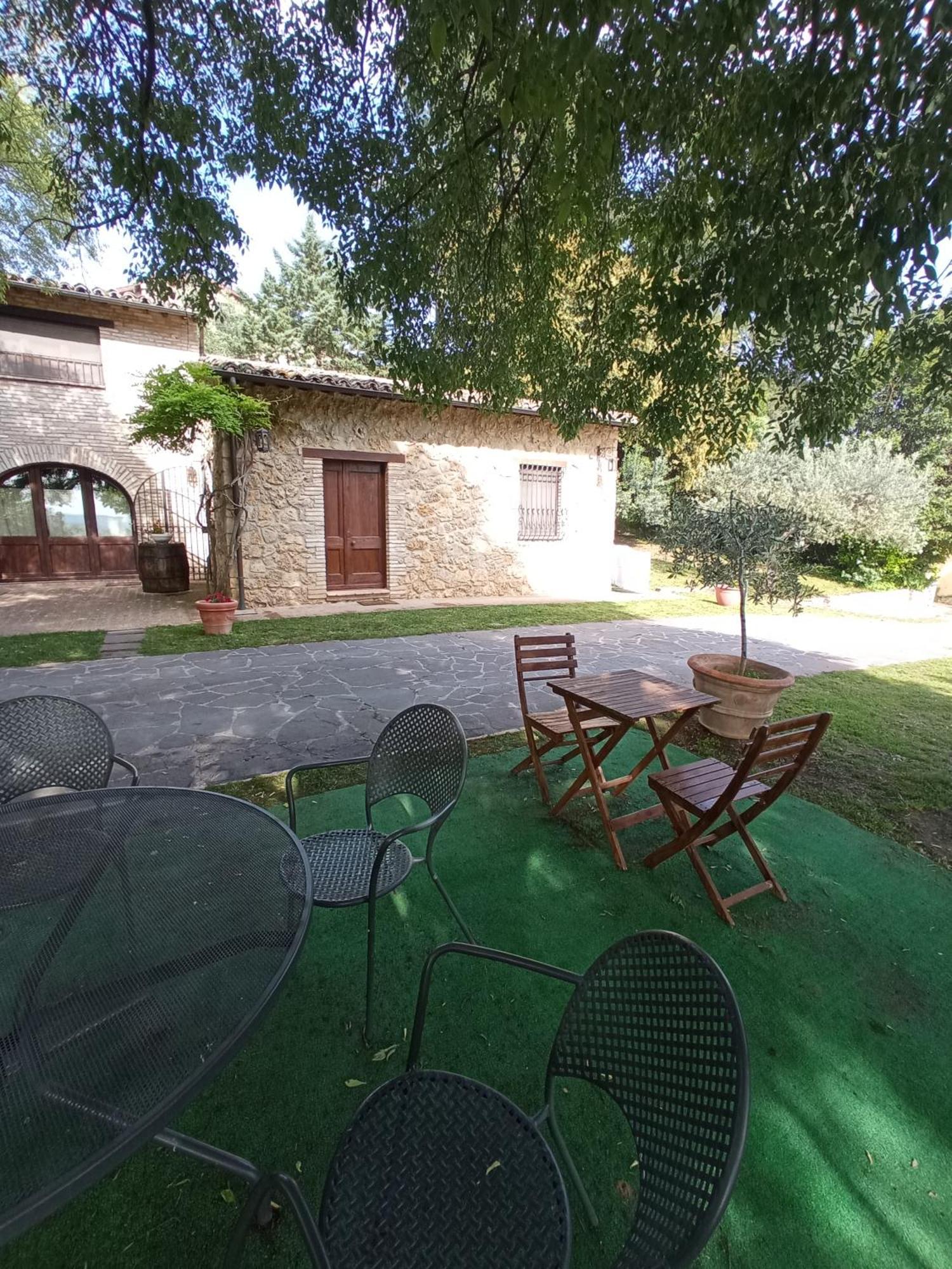 All'Ombra Di San Damiano Ассізі Екстер'єр фото